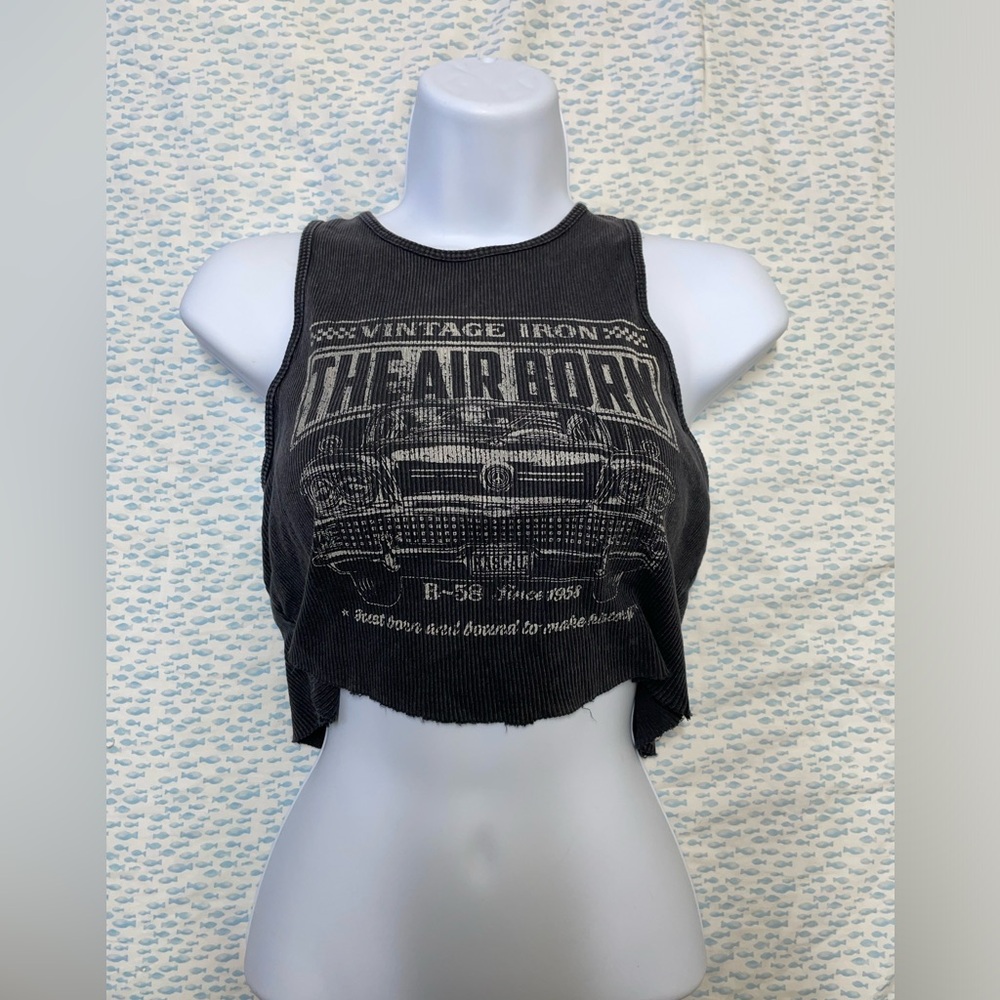 Garage Crop Tank
